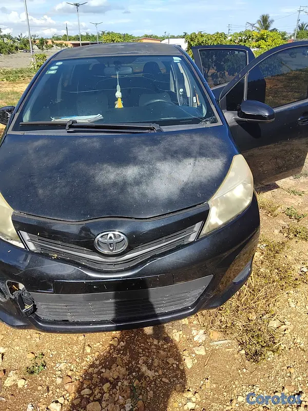 carros - TOYOTA YARIS 2