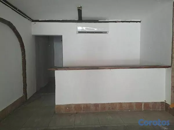 oficinas y locales comerciales - 🔵Alquilo Local 200 mts 1er piso en Julieta 2