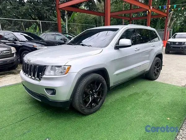 jeepetas y camionetas - Jeep Gran Cherokee Laredo 10