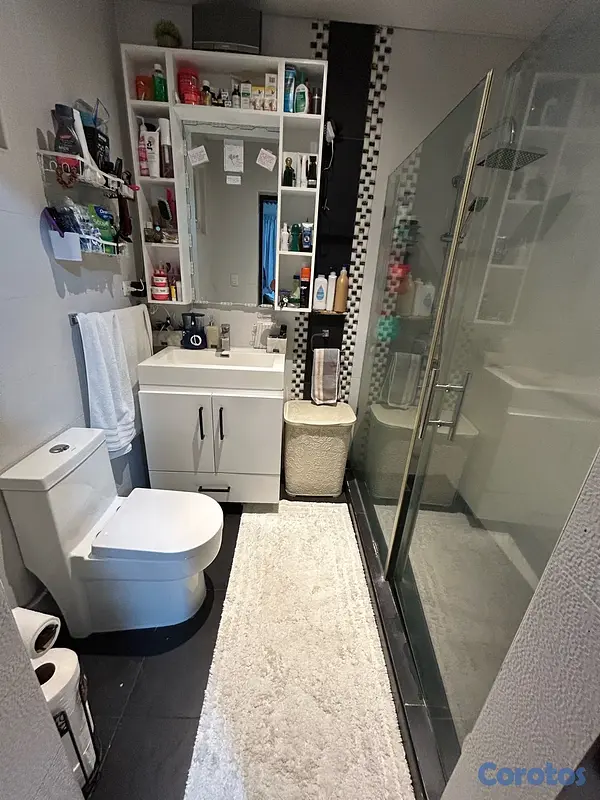 apartamentos - Se vende amplio apartamento 2do nivel, zona céntrica y de fácil acceso.  18