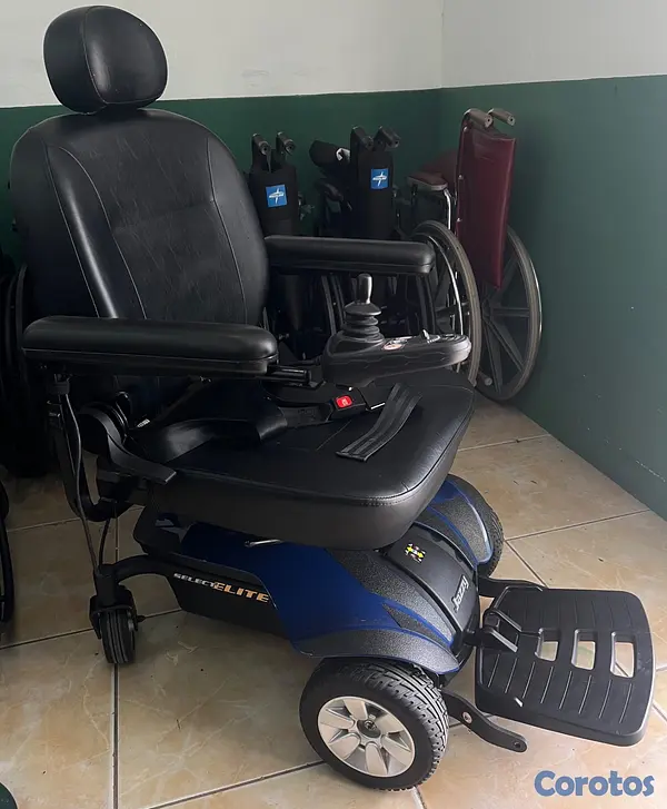 Salud y Equipamiento Médico - Silla de Ruedas Electrica  2