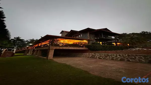 casas vacacionales y villas - Villa en Constanza de 4 habitaciones con 70mil metros de solar 2