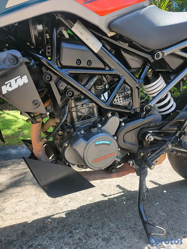 motores y pasolas - KTM Duke 200 2023 3