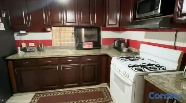 casas - Venta de Casa en Av Cayetano Germosén  4