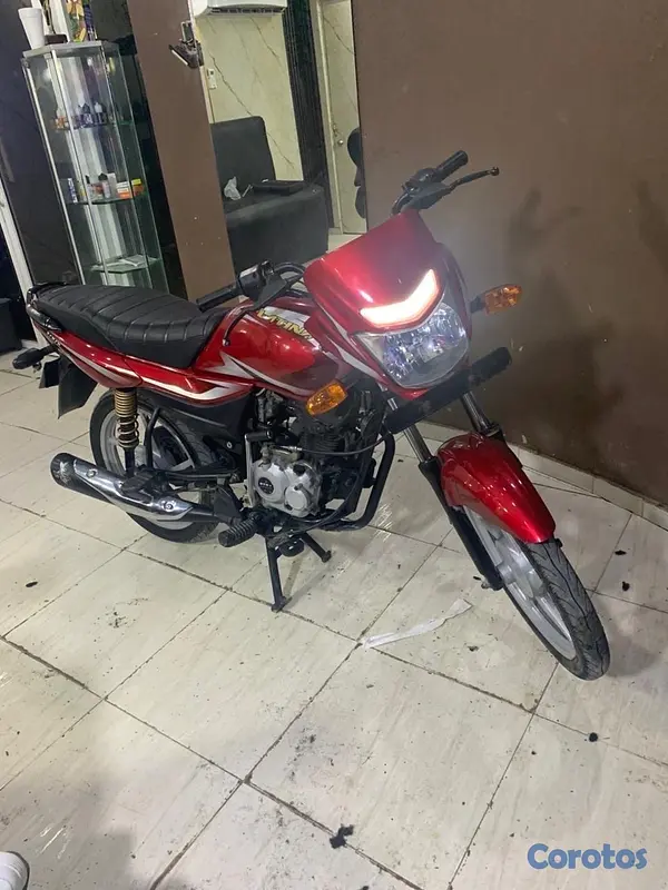 motores y pasolas - Vendo Bajaj Platina 100cc 3