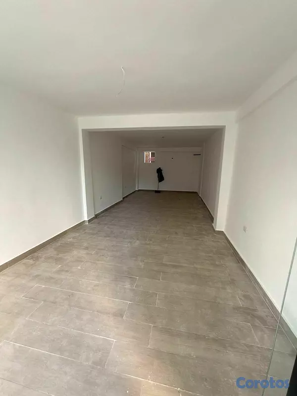 oficinas y locales comerciales - 🔵Alquilo Local 1er piso n bella vista  33 mts  3