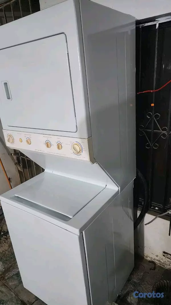 electrodomesticos - Lavadora tipo torre de 220v.  Lava, seca y exprime 100% funcional.  Está nítida. 6