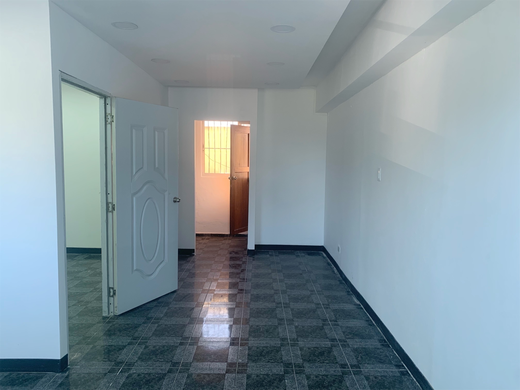 oficinas y locales comerciales - Local céntrico segundo nivel 1