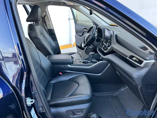 jeepetas y camionetas - Toyota highlander 2021 XLE  2