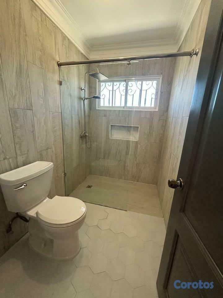 casas - Vendo casa remodelada en Residencial El Portal 10