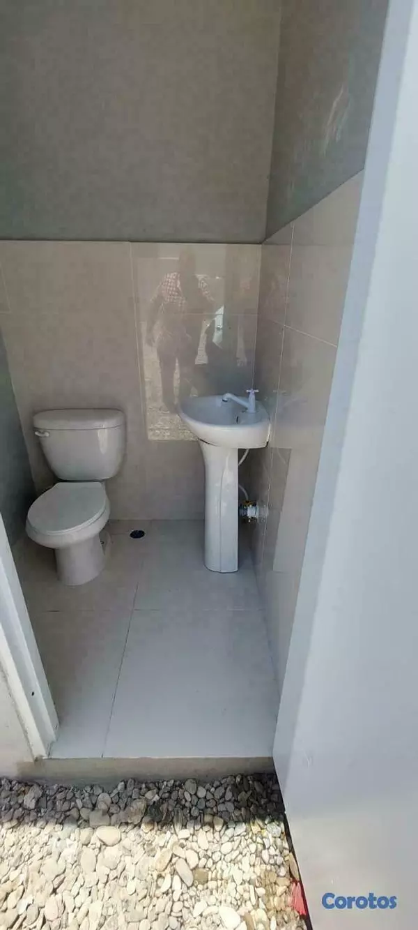 oficinas y locales comerciales - Alquilo Amplio local para dealer 355 mts excelente ubicación 5