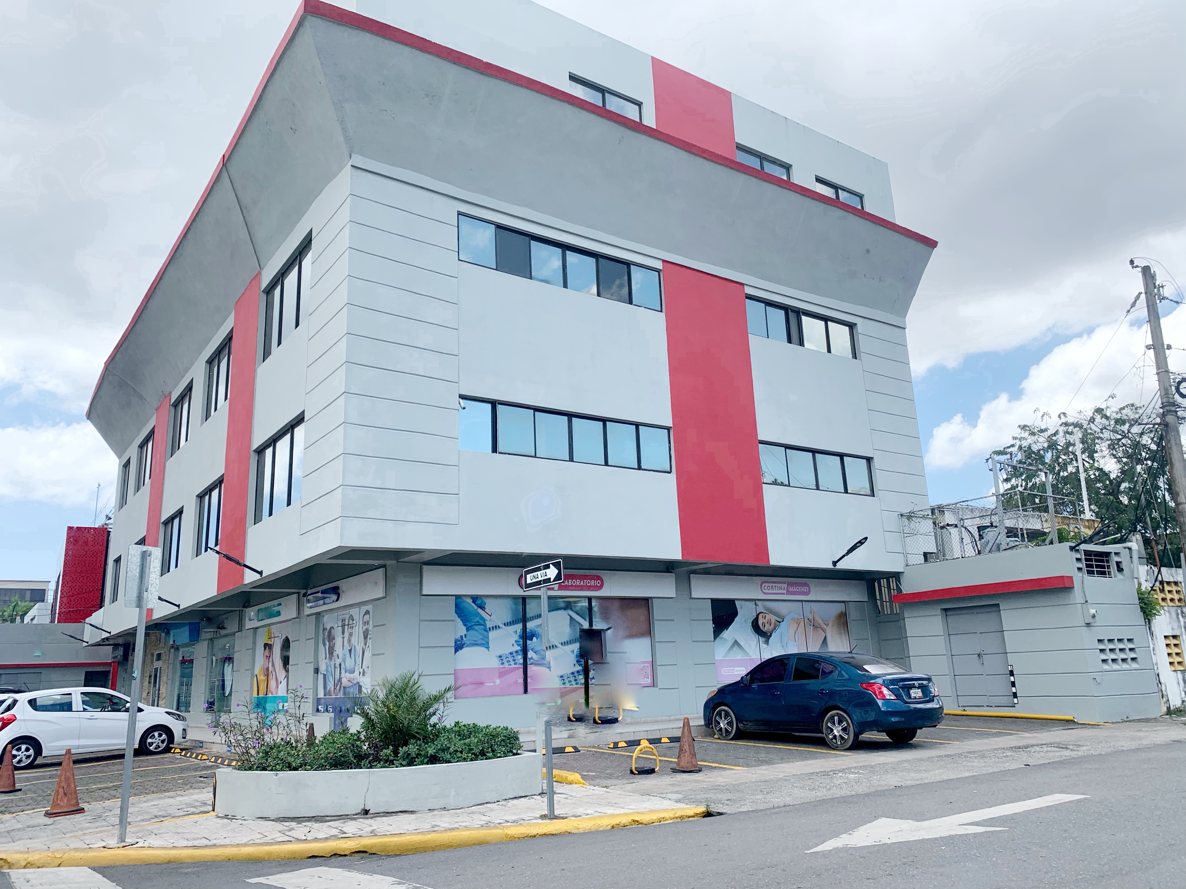 oficinas y locales comerciales - Local comercial en la Julieta  1