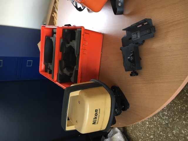 otros electronicos - Nivel electronico laser Nikon AL-50 0