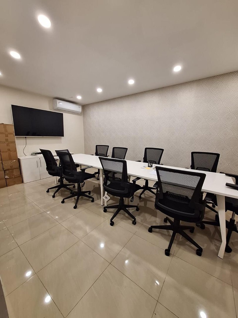 oficinas y locales comerciales - 🔵 Alquilo Local 2 niveles  para oficina  1,000 mts en Piantini 
 2