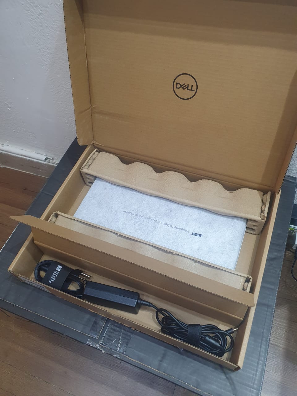 computadoras y laptops - Laptop Dell Inspiron 15, AMD Ryzen 7 7730U, 16GB RAM, 512GB SSD, 15.6" FHD nueva 4