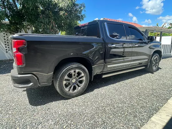 jeepetas y camionetas - chevolet silverado 2023 3