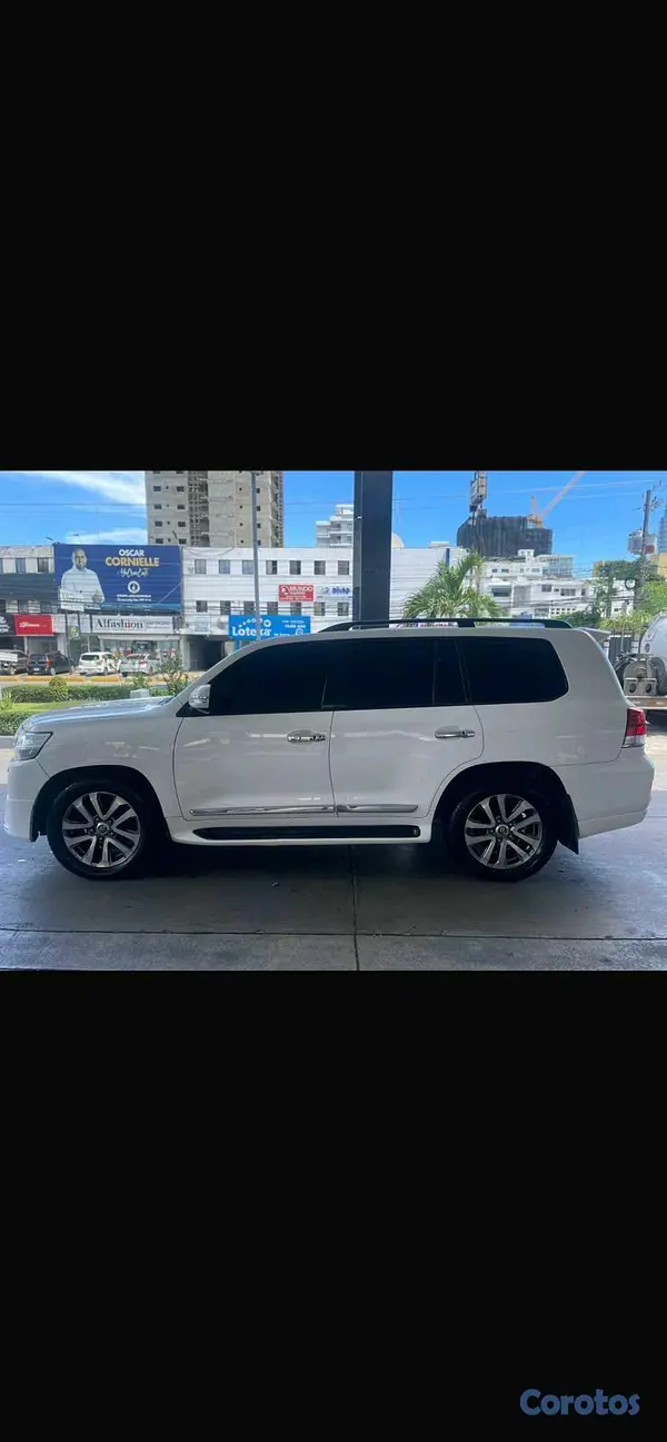 jeepetas y camionetas - Toyota land cruicer vxr 2008 4