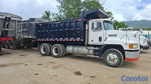camiones y vehiculos pesados - Mack CH volteo 5