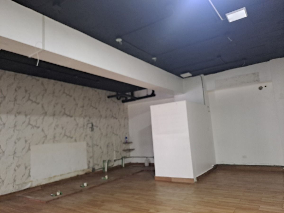 oficinas y locales comerciales - Alquilo local 1er piso 46 mts en los prados  1