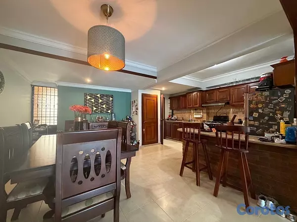 apartamentos - vendo pis 4 mirador norte tres habitaciones 2.5 baños dos parqueos balcón servi 6