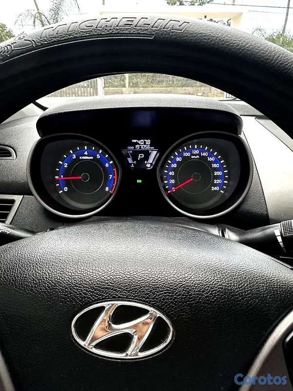 carros - HYUNDAI AVANTE 2014 8