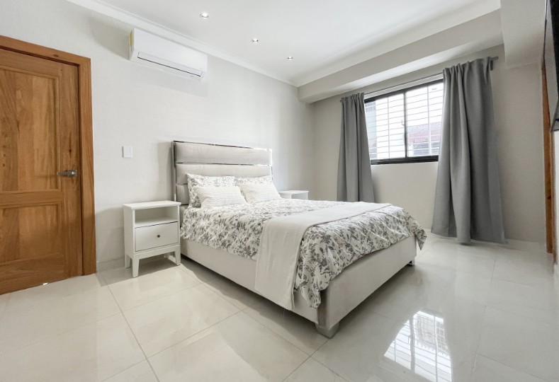 apartamentos - Alquiler de Apartamento Amueblado en Naco  8