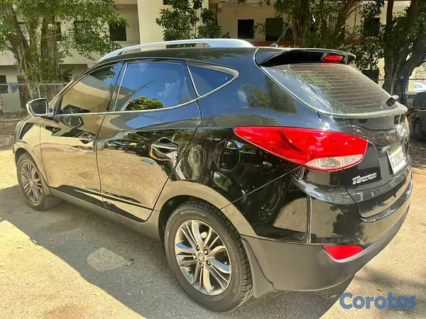 jeepetas y camionetas - Hyundai Tucson 2014 DOHC 7