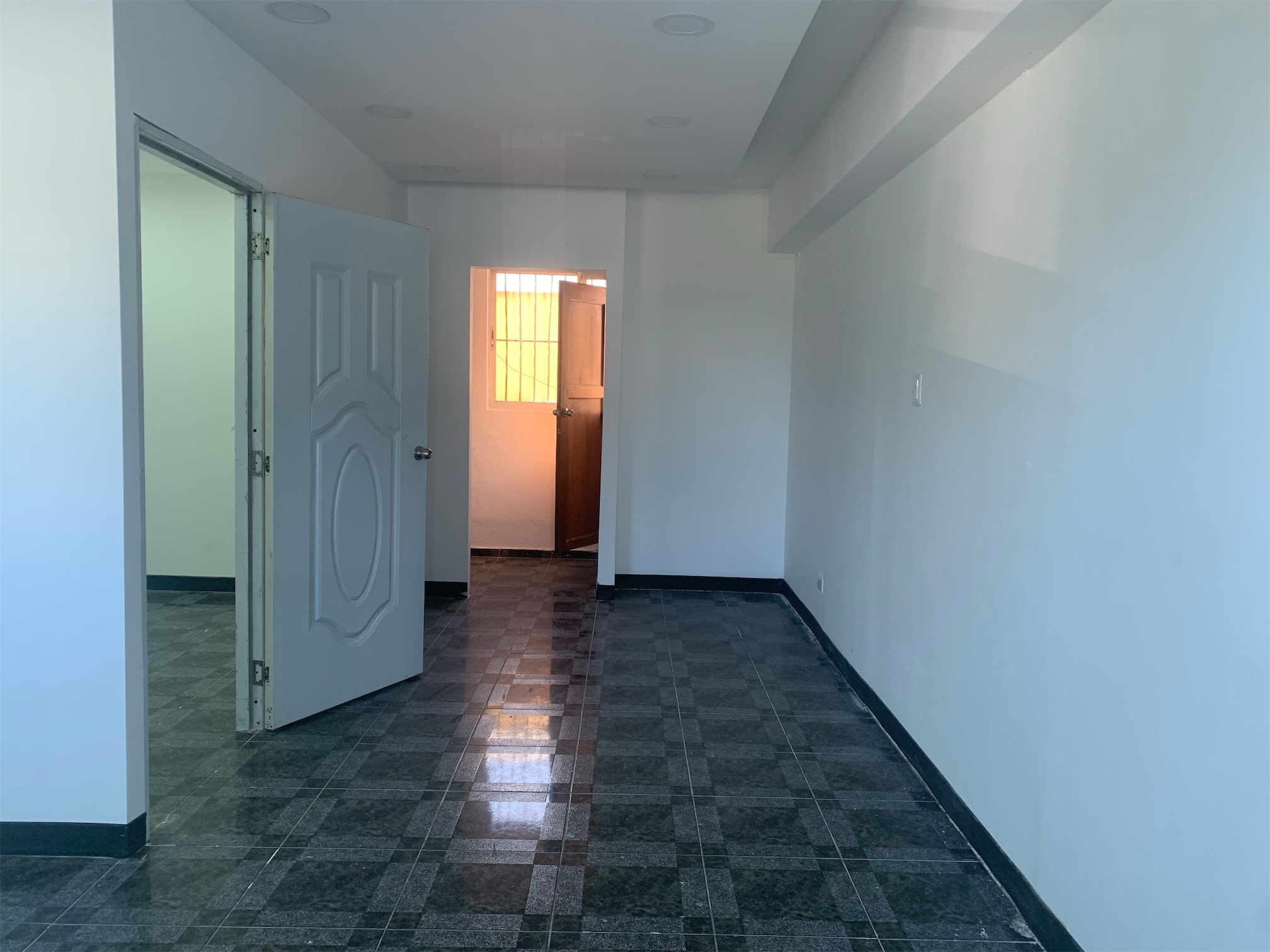 oficinas y locales comerciales - Local céntrico segundo nivel 3