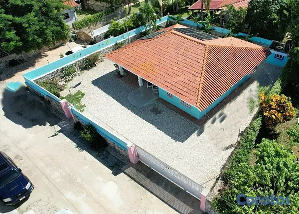casas - villa en  venta Bavaro Punta cana muy buena ubicacion  2