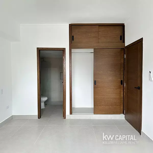 apartamentos - Se alquila apartamento en Evaristo Morales con linea blanca 8