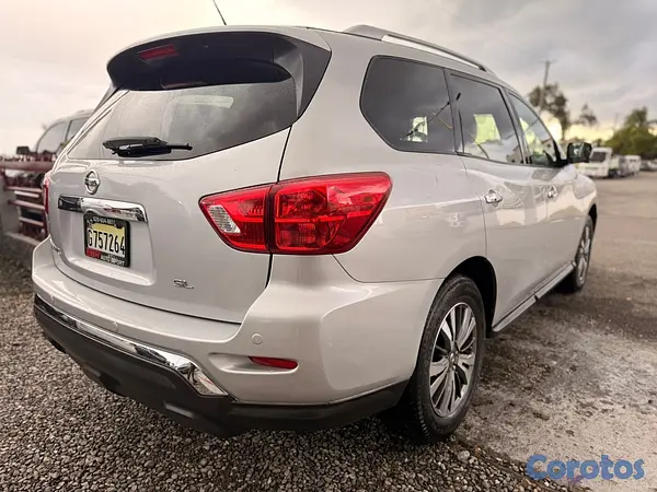 jeepetas y camionetas - Nissan Pathfinder SL 2018 4