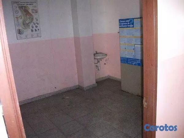 apartamentos - En Venta Edificio en la Duarte Zona Colonial para Reformar 5