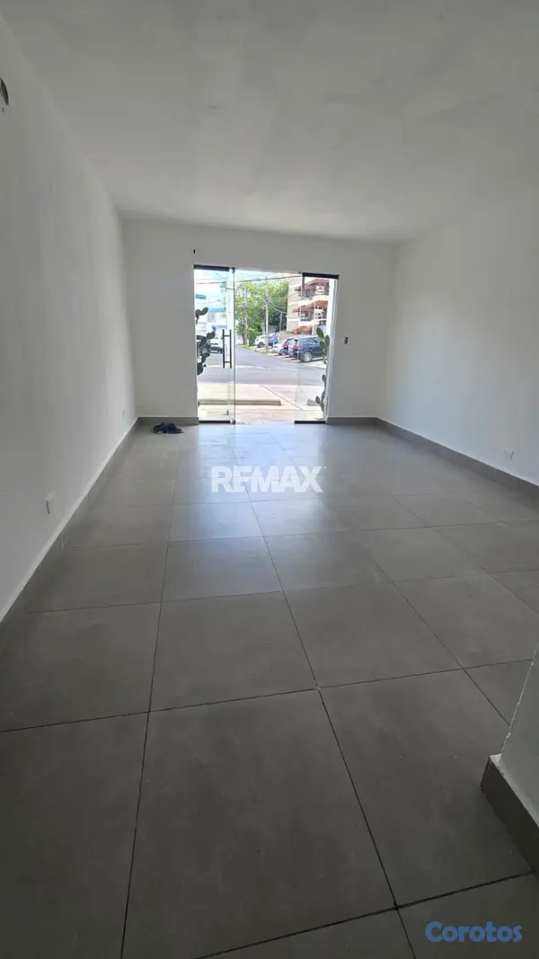 oficinas y locales comerciales - Local Comercial de 90mt2 en alquiler en Urbanizaci 1