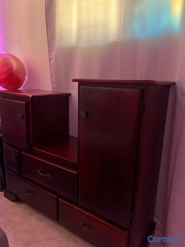 muebles y colchones - Gavetero de caoba en estado aceptable 3