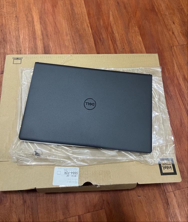 computadoras y laptops - Laptop Dell Inspiron 3000 15 Pulgadas  0