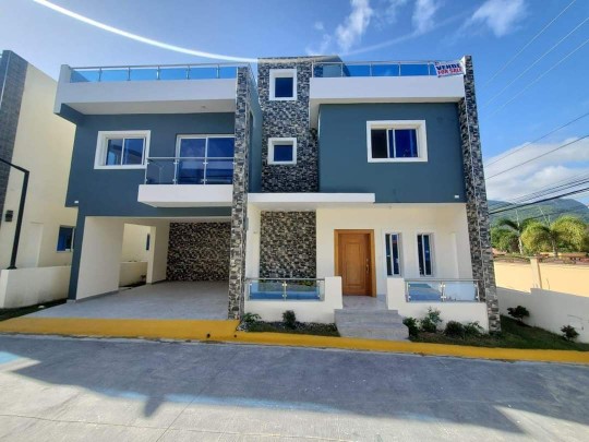 casas - Moderna casa  comunidad cerrada a 3 minutos de playa dorada ideal para invertir  0