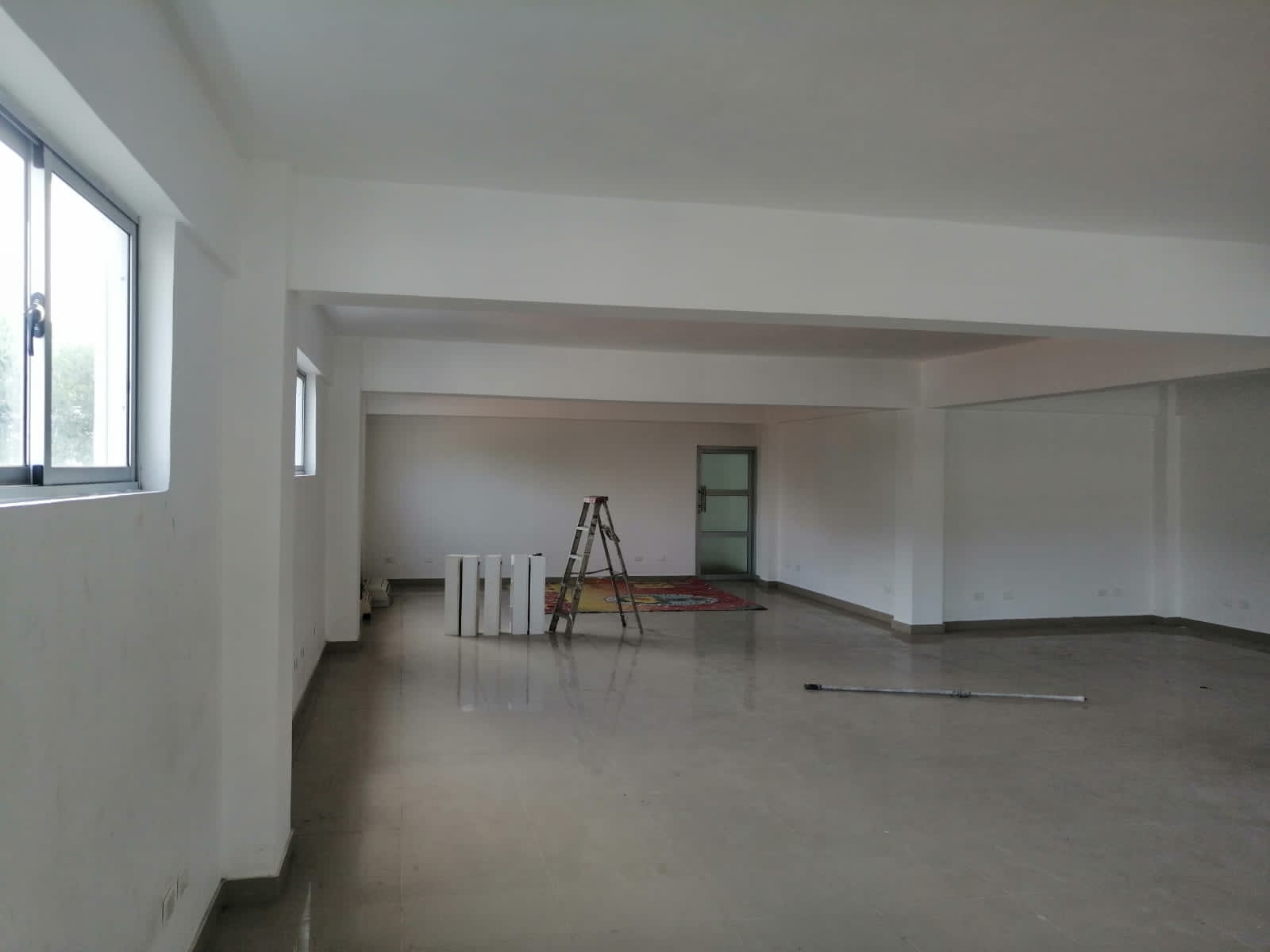 oficinas y locales comerciales - RENTO Local Comercial Segundo Piso Viejo Arroyo Ho 4