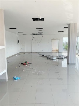 oficinas y locales comerciales - Local en naco espacio abierto 3