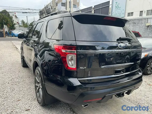 jeepetas y camionetas - Ford Explorer XLT 4WD 2015 3