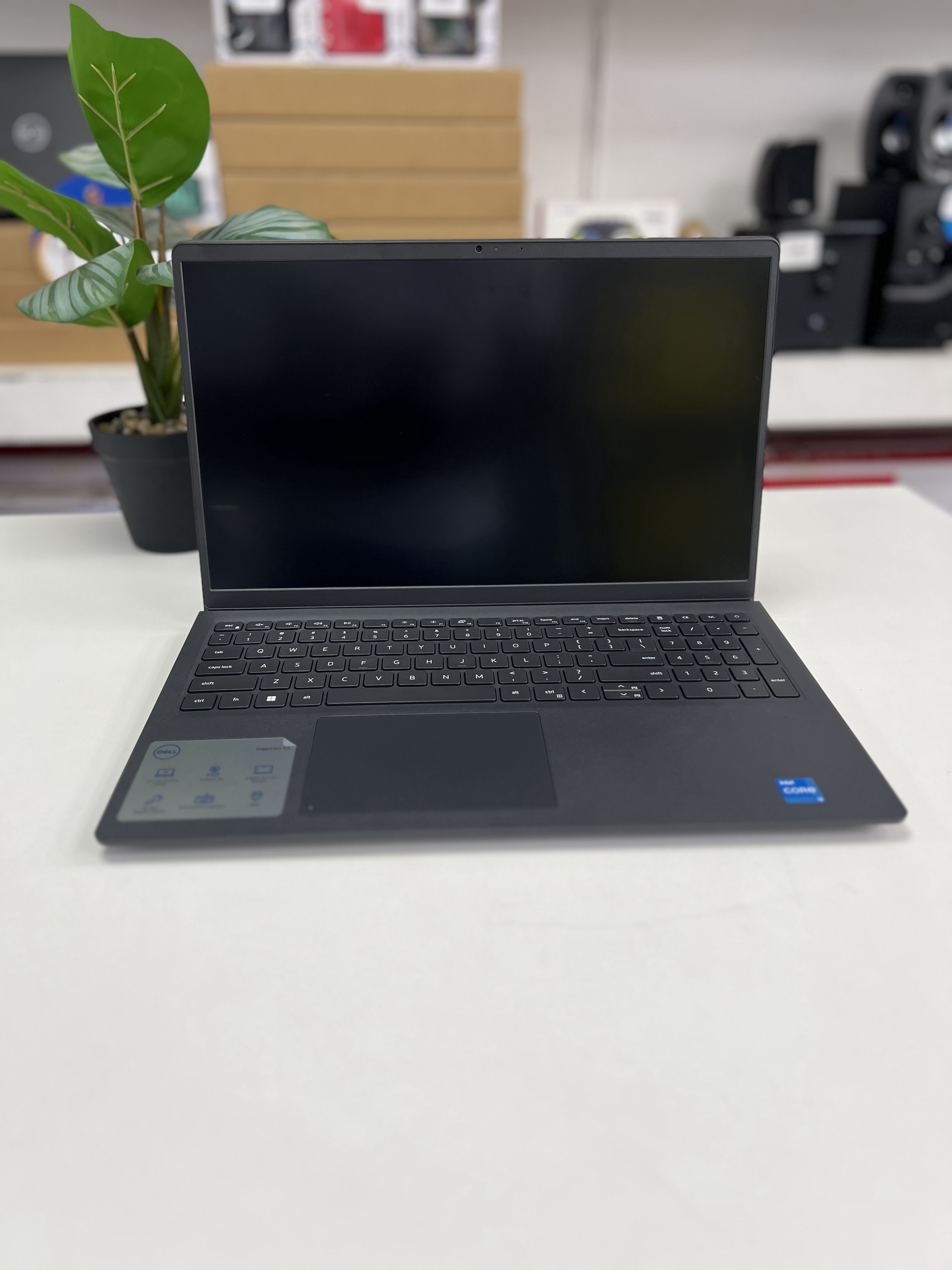 computadoras y laptops - LAPTOP DELL 3520 0