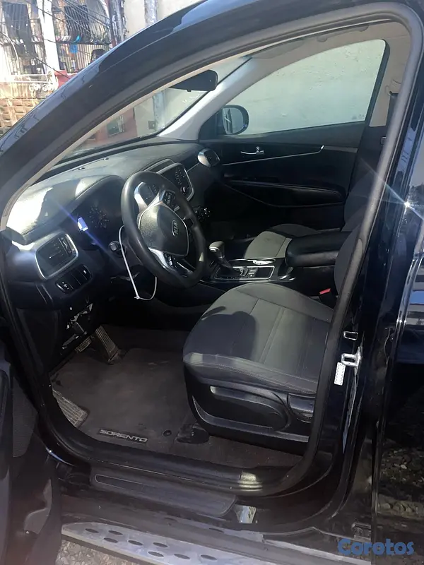 jeepetas y camionetas - Kia Sorento 2020 LX en excelente estado 4