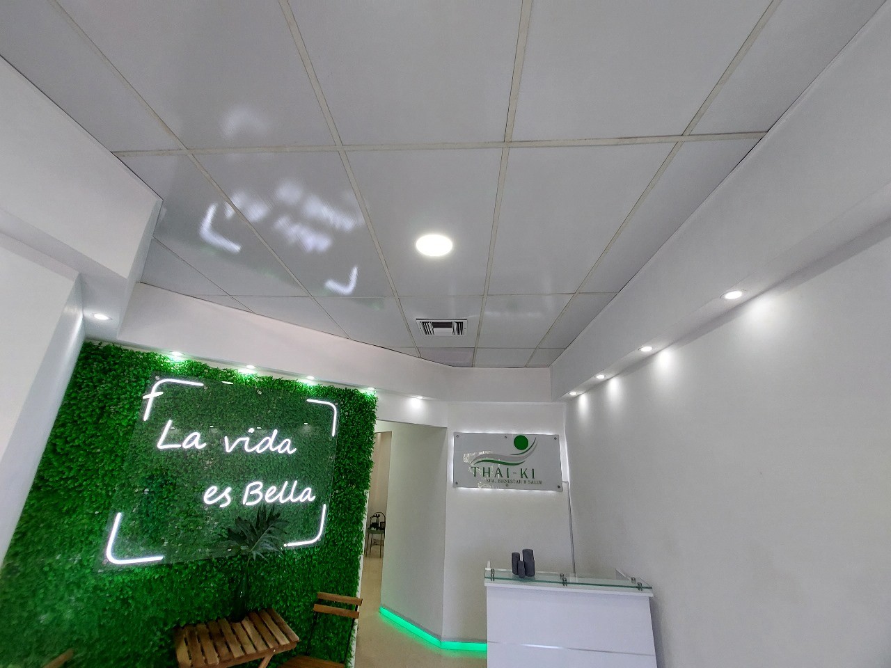 oficinas y locales comerciales - VENDO Local Comercial 1er y 2do Nivel Para Inversion En Bella Vista
Código PD121 2