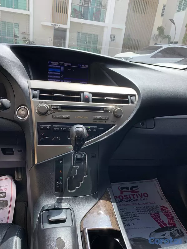 jeepetas y camionetas - Lexus 2013 en venta  9