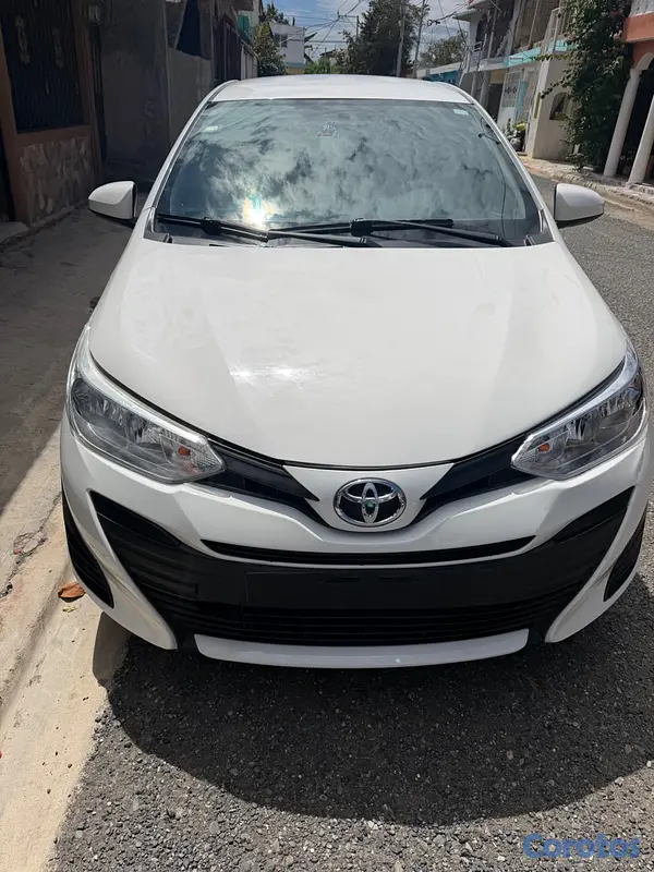 carros - Toyota Yaris año 2018 5