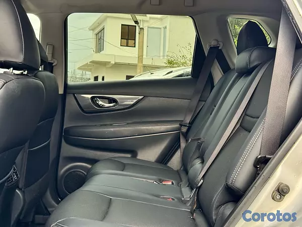 jeepetas y camionetas - Nissan Rogue 2020 SV AWD 10