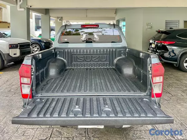 jeepetas y camionetas - Isuzu DMAX LS 2020 9