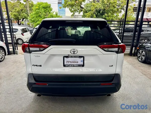 jeepetas y camionetas - Toyota RAV4 2023 LE plus  4