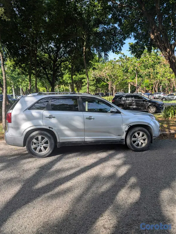 jeepetas y camionetas - Venta de kia sorento 2012 4x4 5