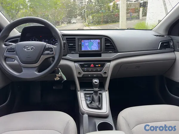 carros - Hyundai Elantra 2017 7