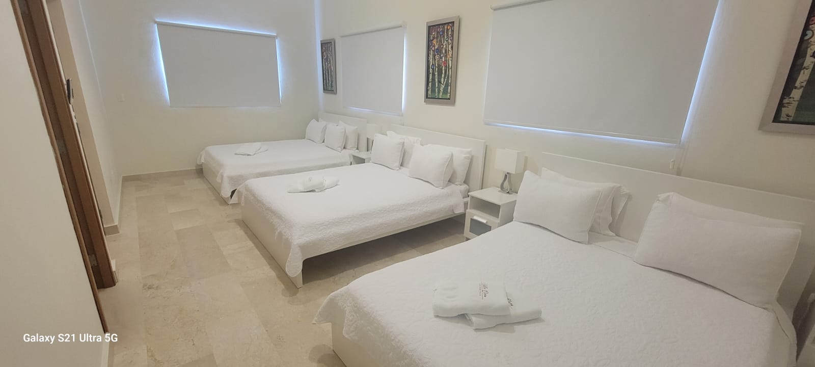 casas vacacionales y villas - Villa de 2 Niveles con 4 Habitaciones En Metro 5